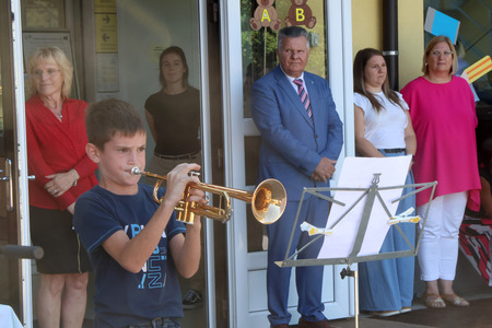 PRVI ŠOLSKI DAN CERKNICA 10 FOTO LJUBO VUKELIČ